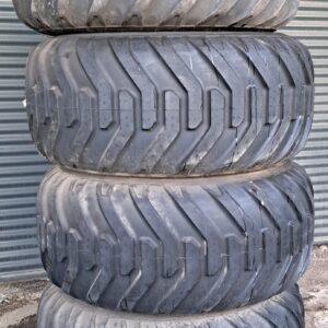 600/55R26.5 Nokian ELS H200(4)
20x26.5 10/281/335 ø24 ET-135/sølv