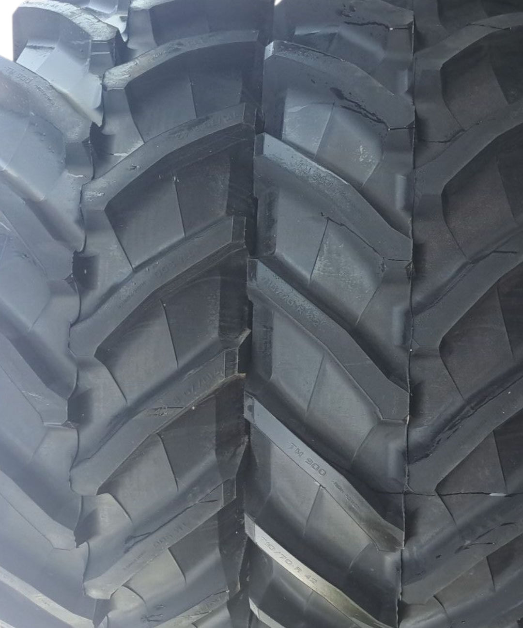 Trelleborg 710/70R42(2) TL 173D 170E TM900 HP
AFM.
