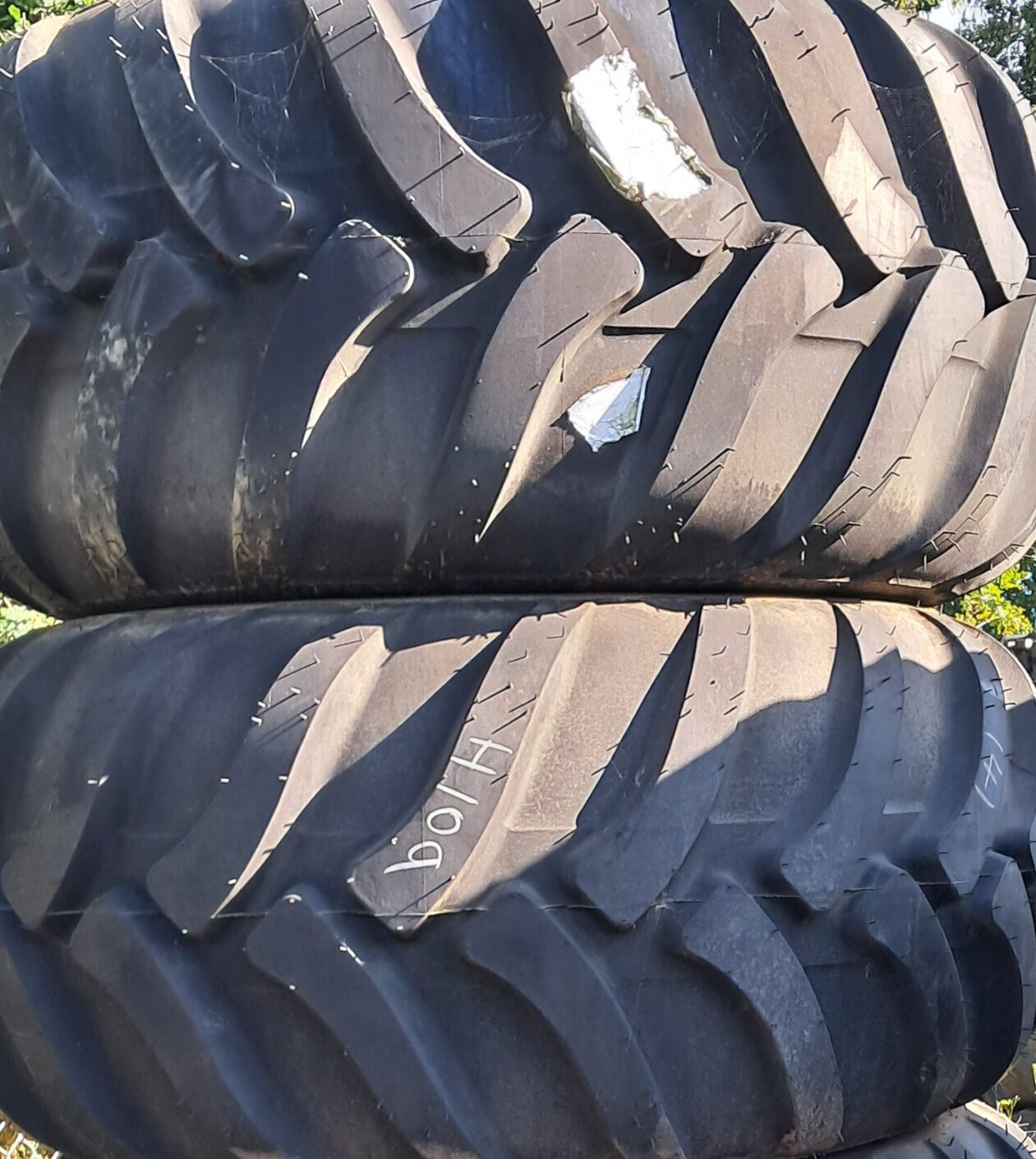 620/55B26.5 Trelleborg T421 166D H402(2)
20X26.5 10/281/335 ø25k ET-90/purfyldte