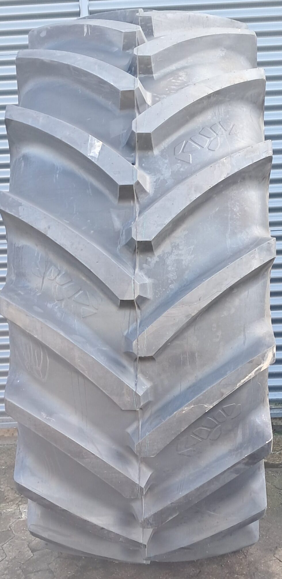 Uniglory 900/60R32 181D/184A8 HarveMaxx TL