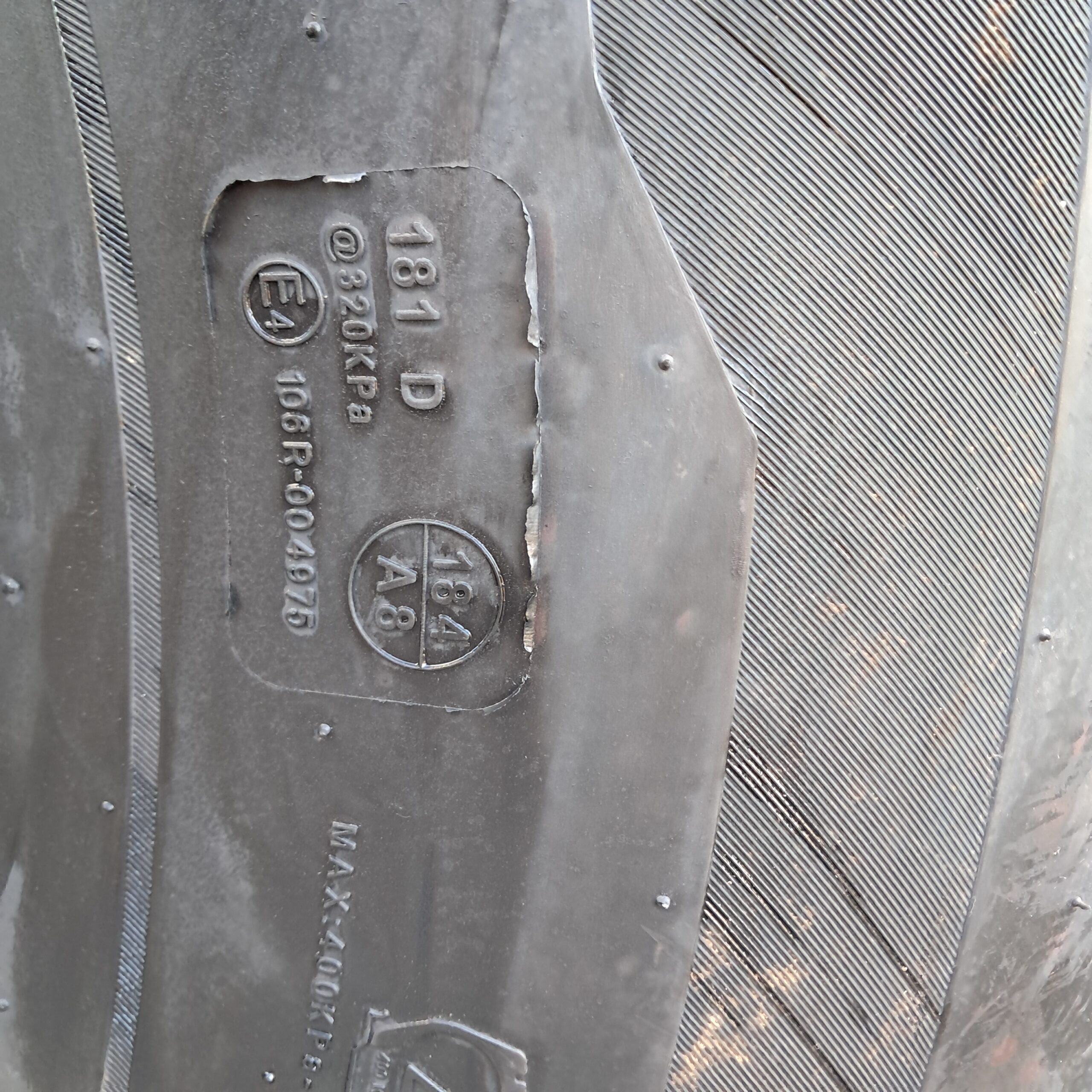 Uniglory 900/60R32 181D/184A8 HarveMaxx TL - Billede 3