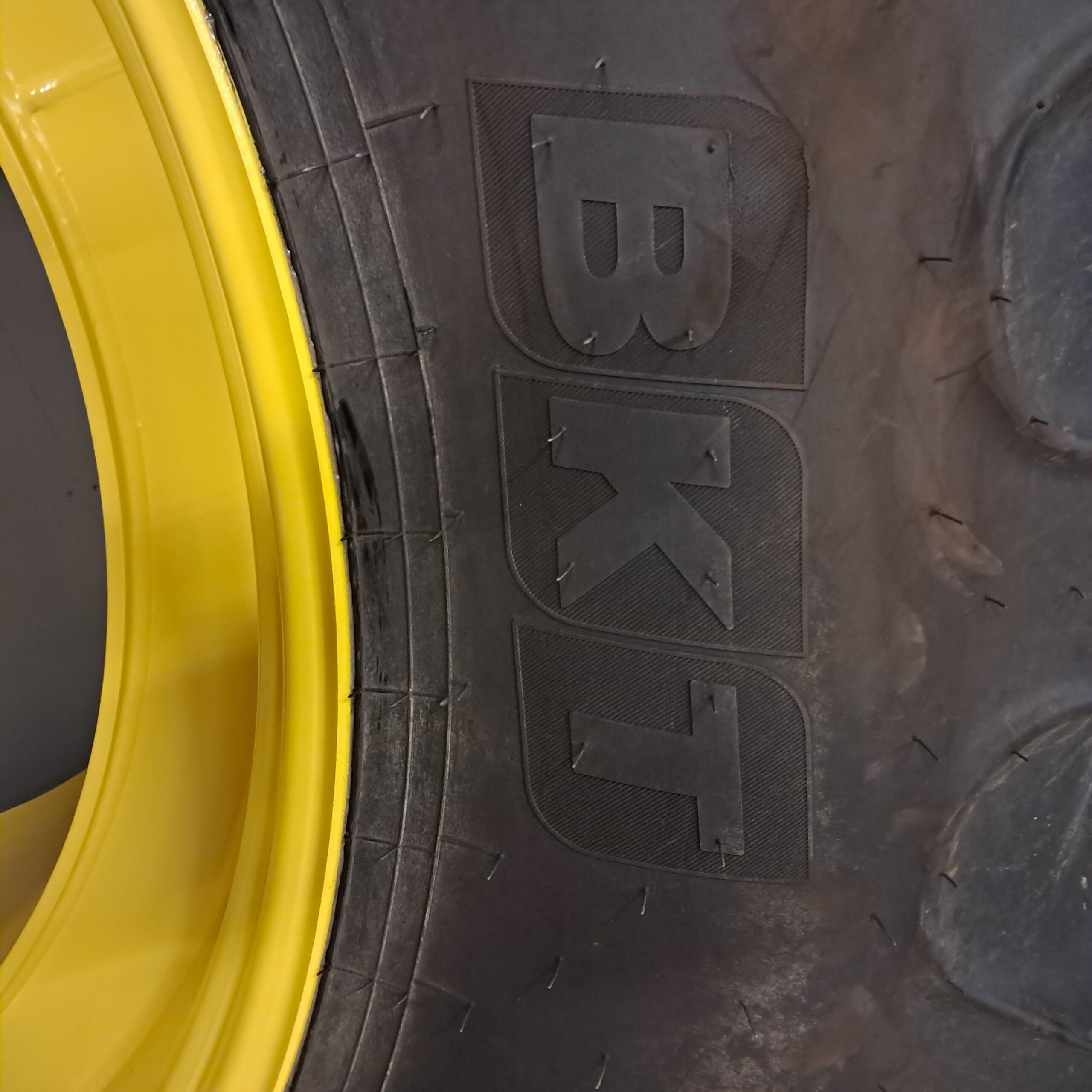 520/85R50 BKT 45mm 80% T138(2)
AP 16x50/42 335mm/12 låse/JD - Billede 2