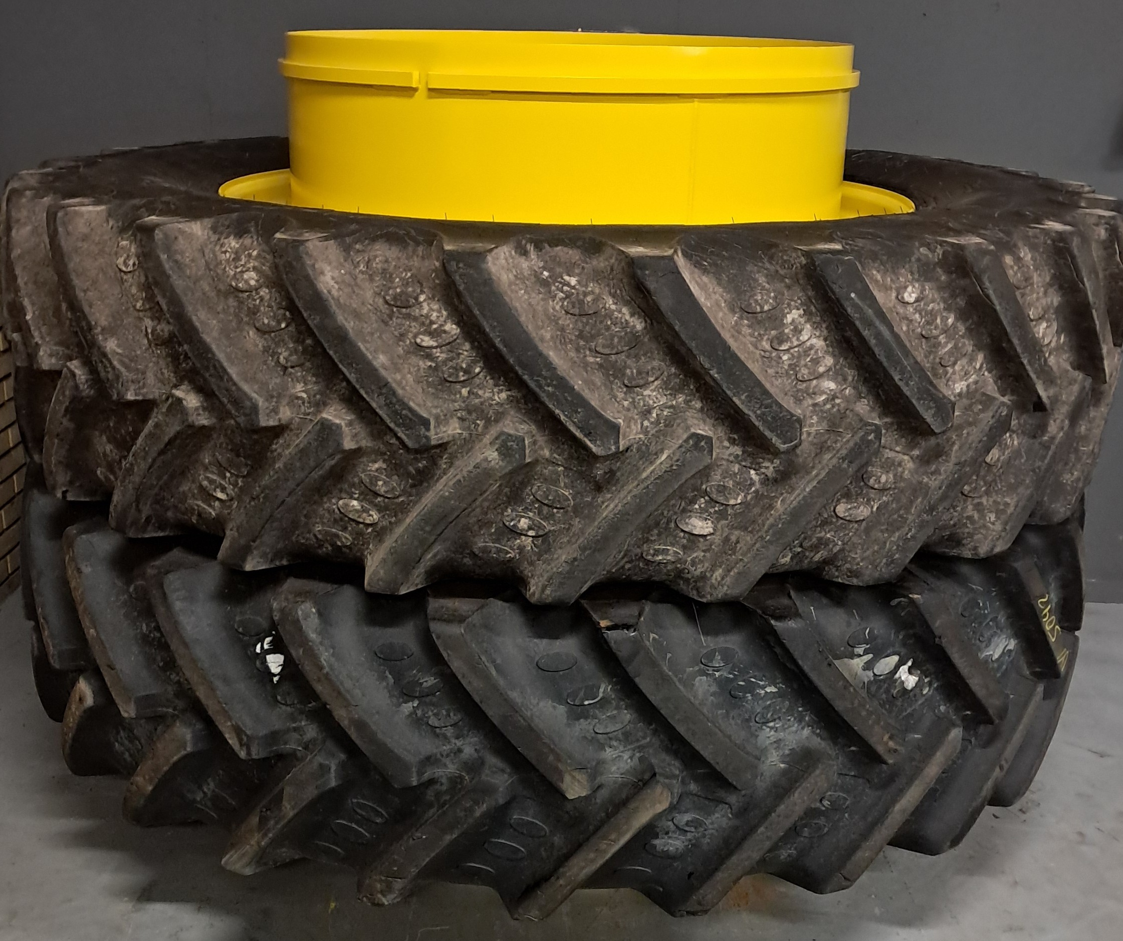 520/85R50 BKT 45mm 80% T138(2)
AP 16x50/42 335mm/12 låse/JD