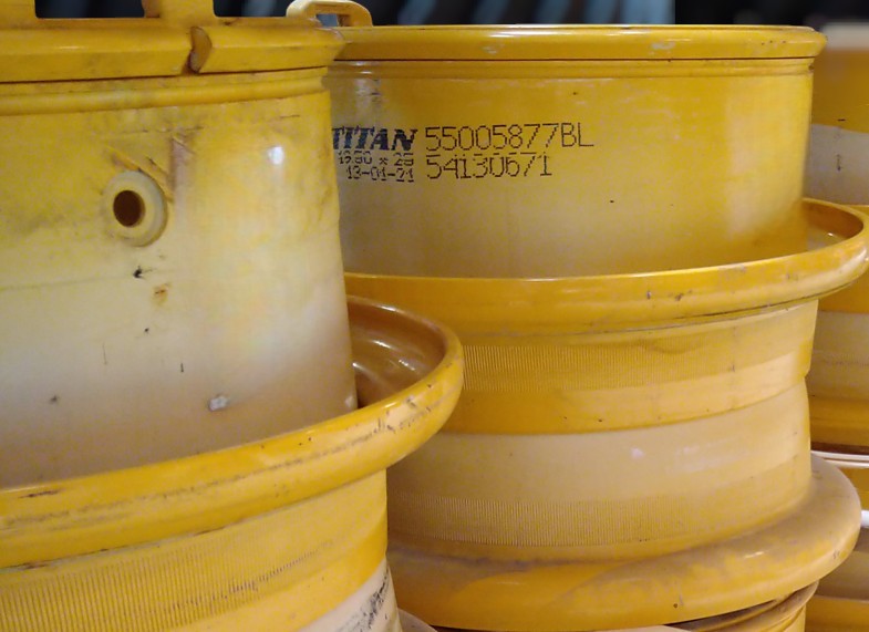 19.5x25 6x3/371/425 ø26 ET90 F8016(4)
AFM/Volvo L110/L120/gul