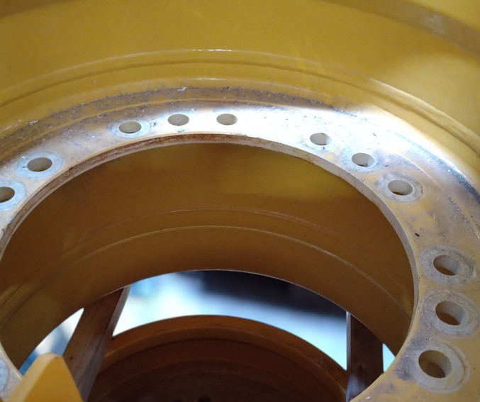 19.5x25 6x3/371/425 ø26 ET90 F8016(4)
AFM/Volvo L110/L120/gul - Billede 2